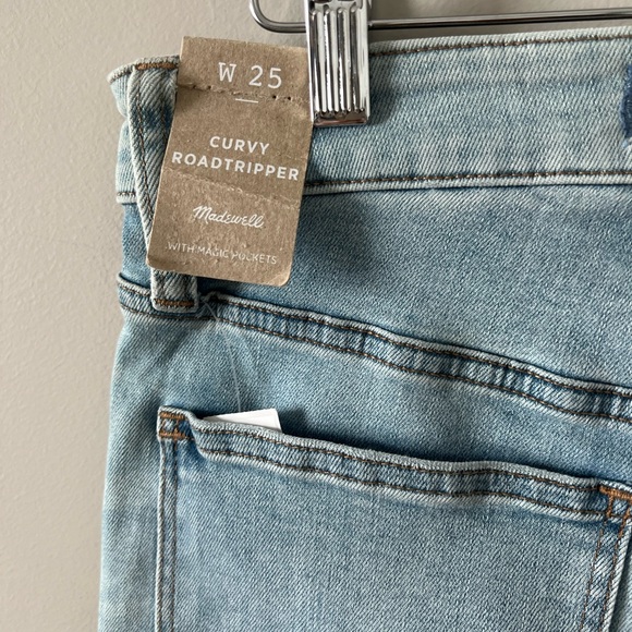 NWT Curvy Roadtripper Authentic Jeans in Cadwell Wash MD665 Size 25 - Picture 8 of 16